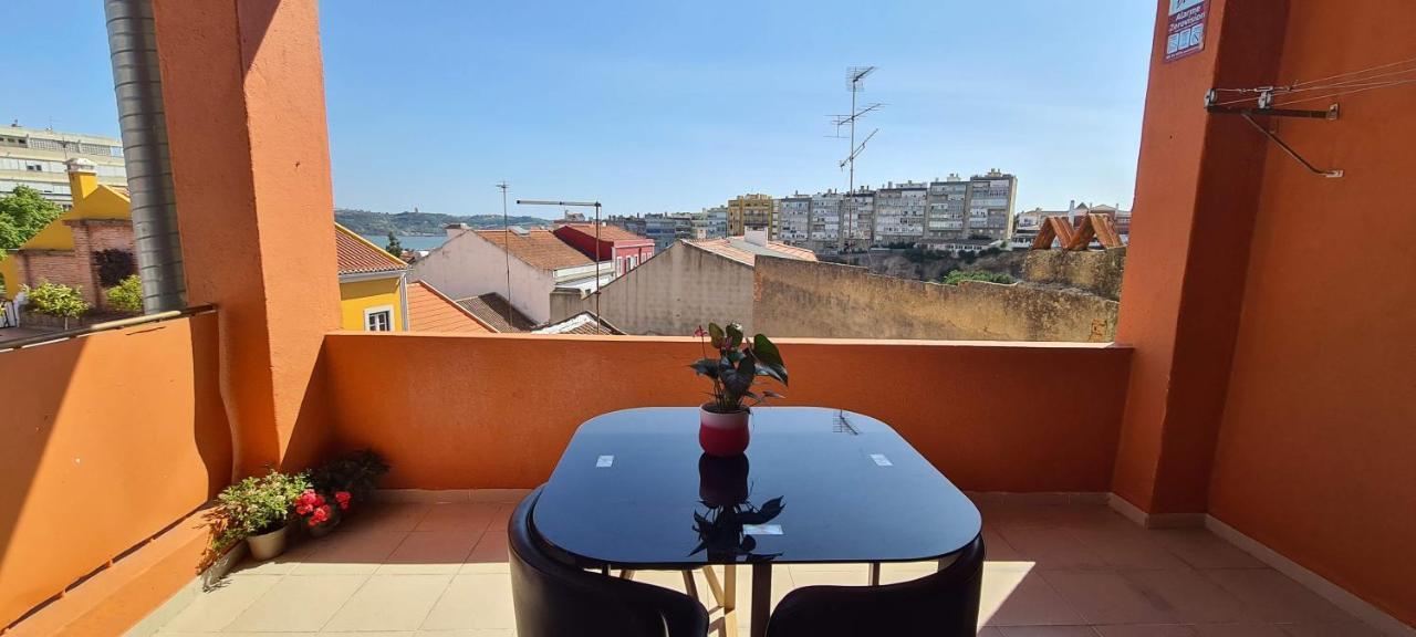 شقة Relax In Lisbon For 4 People With Terrace And Parking المظهر الخارجي الصورة