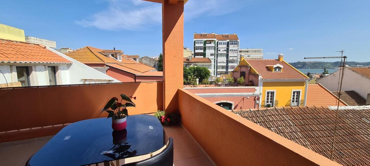 شقة Relax In Lisbon For 4 People With Terrace And Parking المظهر الخارجي الصورة